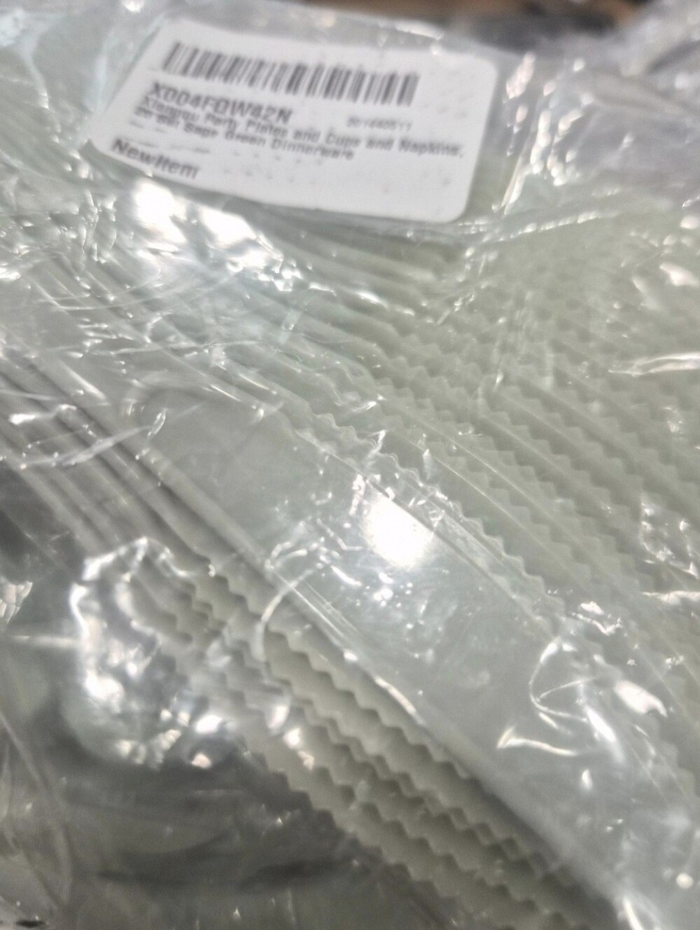 175 Pcs Disposable Party Tableware for 25 Guest, Sage Green